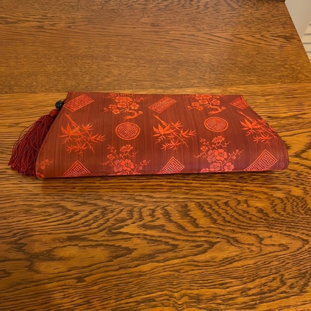 Red Blossom clutch